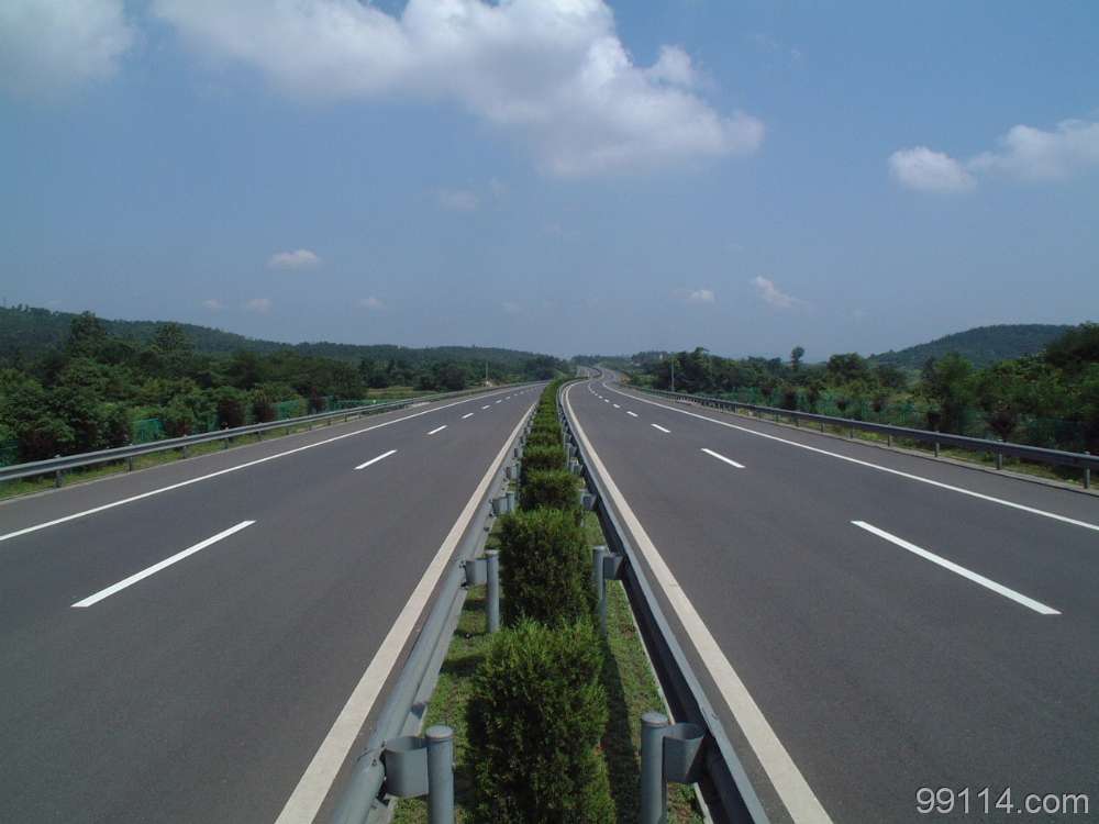 公司SBS改性沥青产品用于蒙馆路泰安段