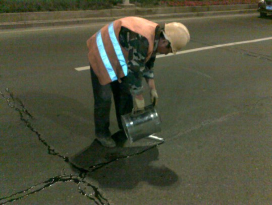水溶性再生型常温灌缝料 （冷灌缝）